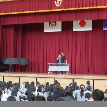 11月27日(木)甲賀市立伴谷東小学校にて講演会を行いました。