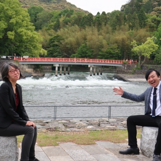 今村翔吾×澤田瞳子先生【物語る 京の一二〇〇年】取材の様子(京都新聞さん) 写真2