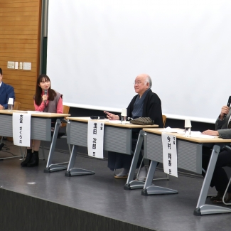 12月25日(日)全国大学ビブリオバトルで浅田次郎先生とトークセッションを行いました 写真3